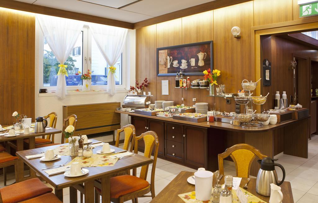 Hotel Blauer Karpfen Oberschleißheim Rum bild