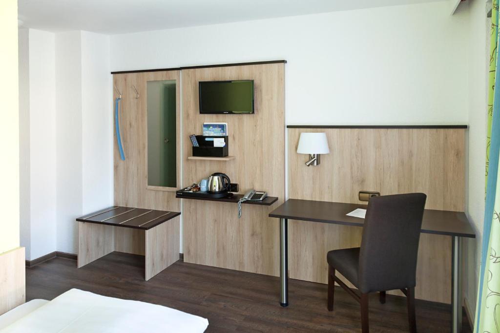 Hotel Blauer Karpfen Oberschleißheim Rum bild