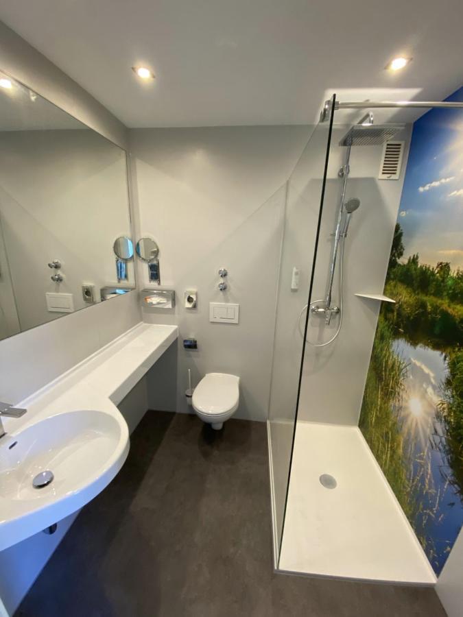 Hotel Blauer Karpfen Oberschleißheim Exteriör bild